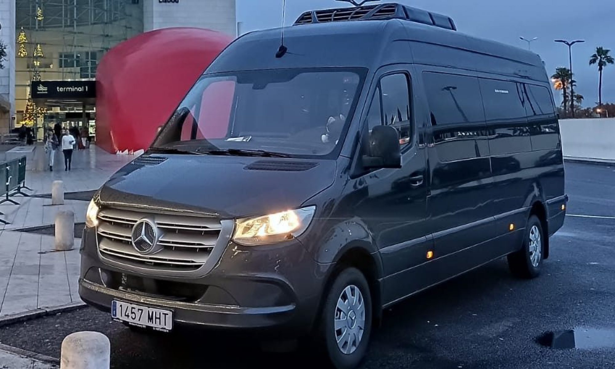 servicio taxi 13 plazas udias comillas alfoz del loredo cabezon de la sal